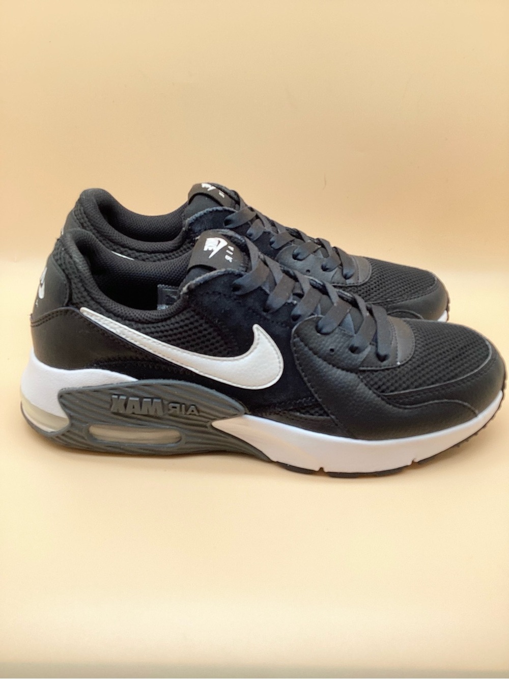 Nike Air Max Black and White Running Sneakers M 9.5